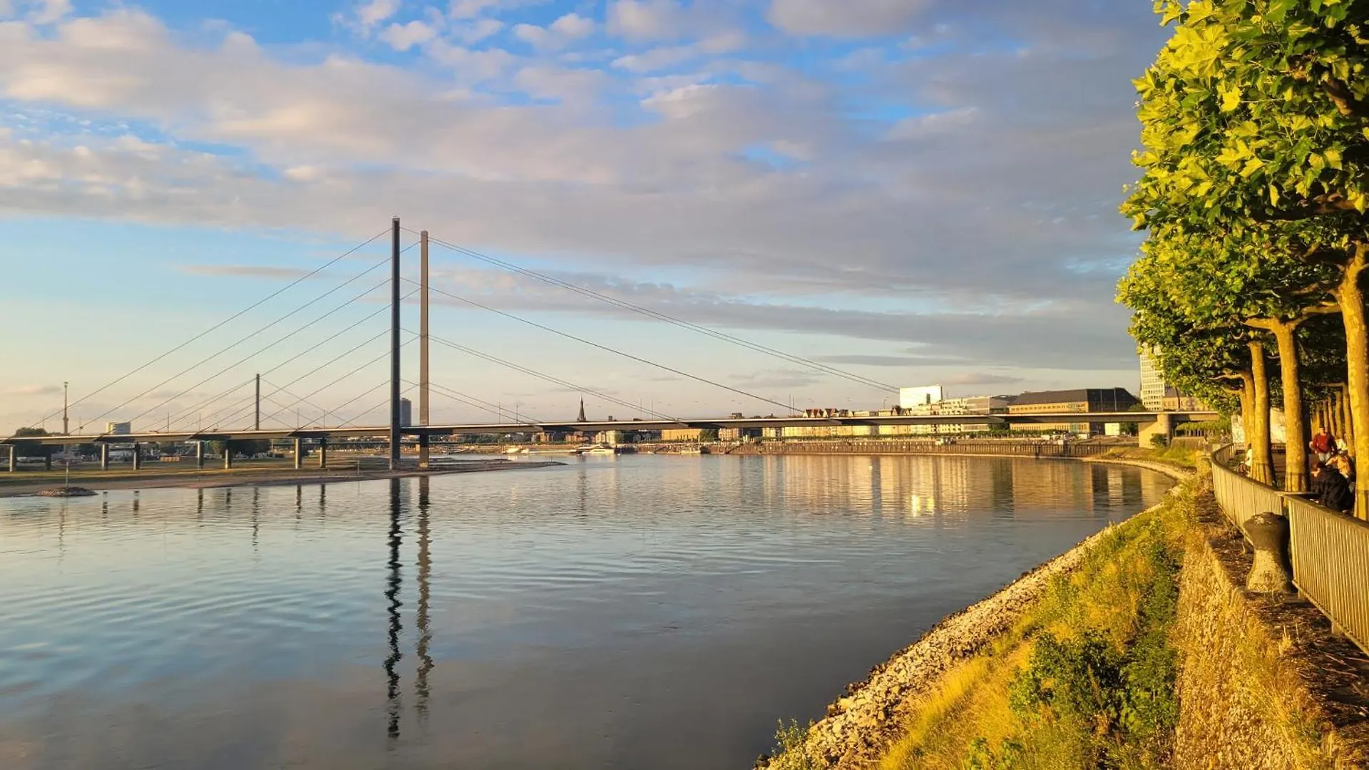 Nice Apartment In Modern Center Of Duesseldorf  Düsseldorf